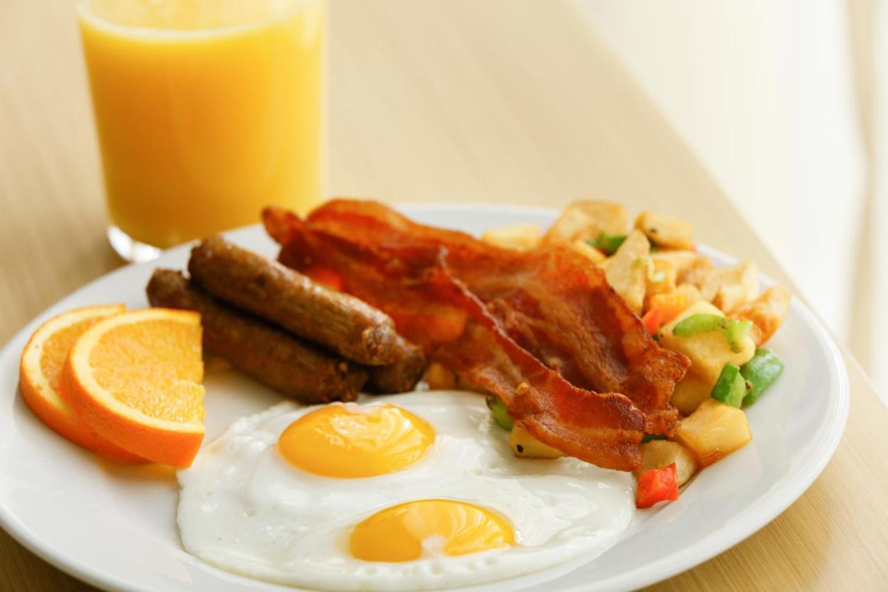 Holiday Inn Manchester - Central Park, An Ihg Hotel Εξωτερικό φωτογραφία