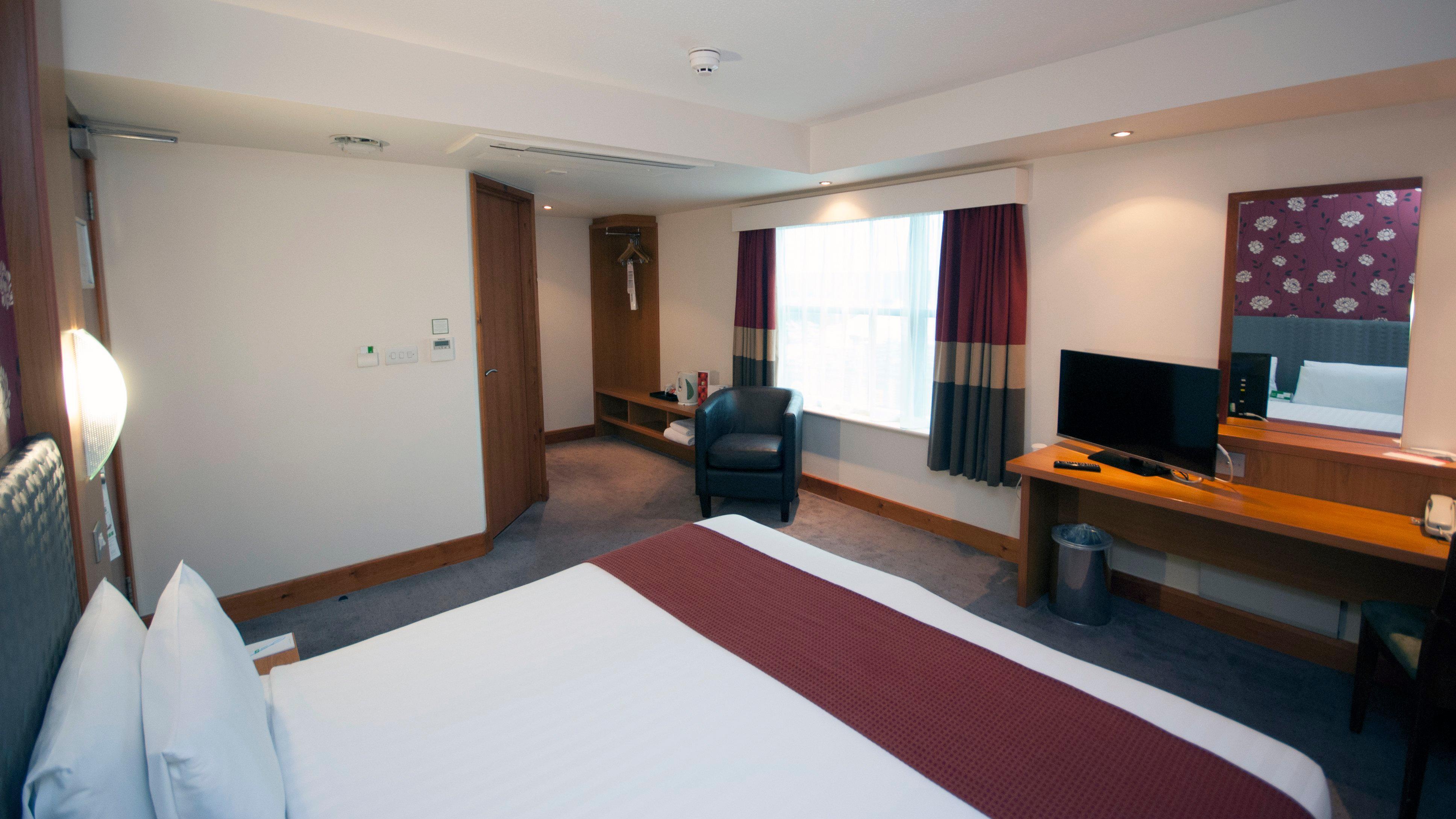Holiday Inn Manchester - Central Park, An Ihg Hotel Εξωτερικό φωτογραφία