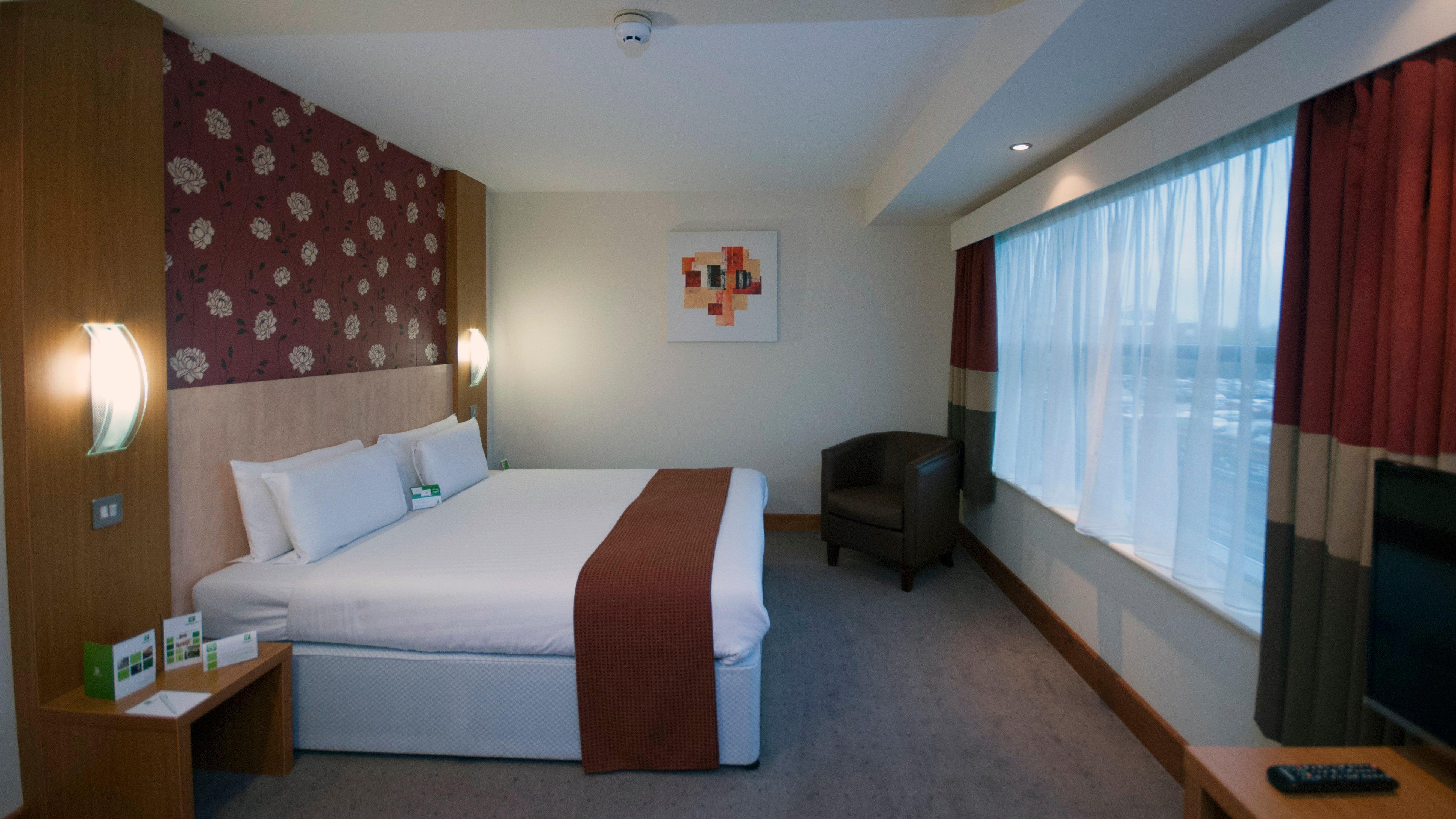 Holiday Inn Manchester - Central Park, An Ihg Hotel Εξωτερικό φωτογραφία
