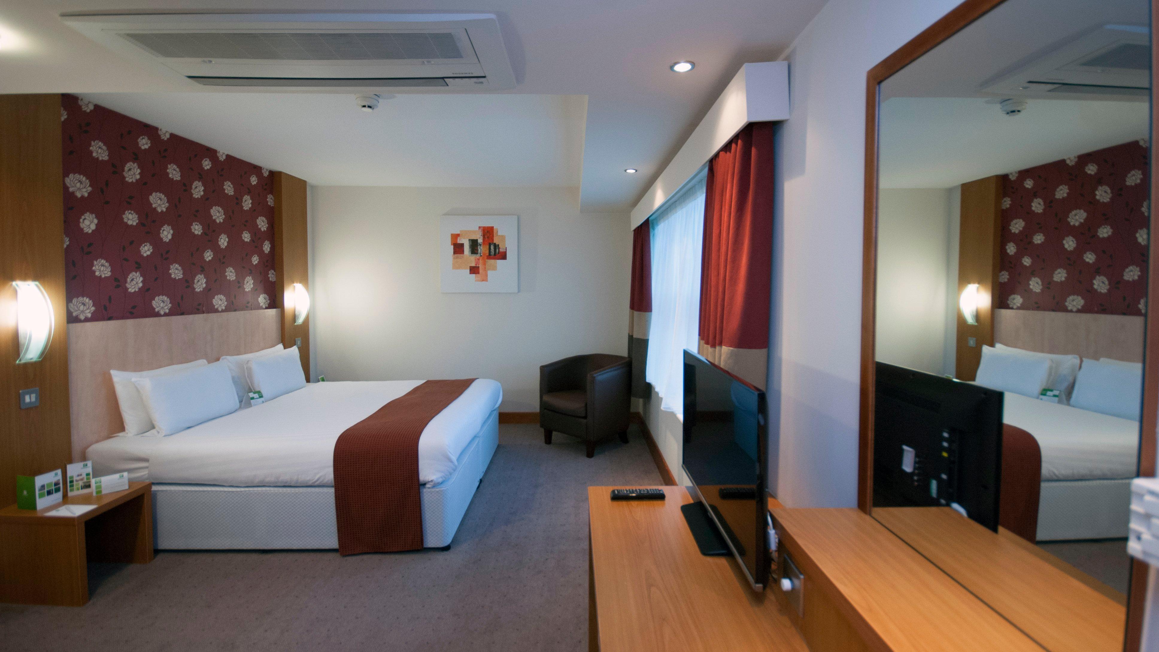 Holiday Inn Manchester - Central Park, An Ihg Hotel Εξωτερικό φωτογραφία