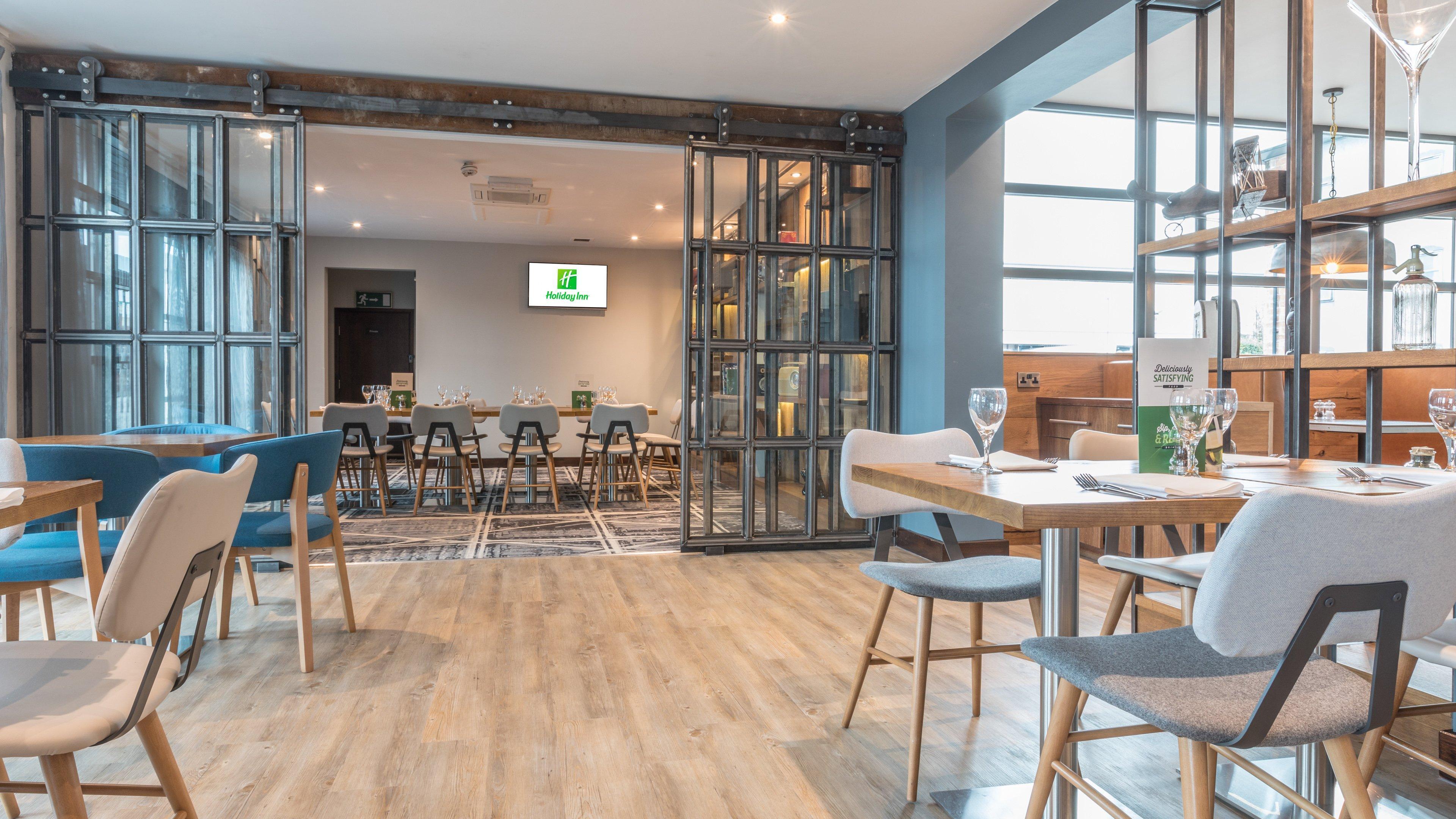 Holiday Inn Manchester - Central Park, An Ihg Hotel Εξωτερικό φωτογραφία
