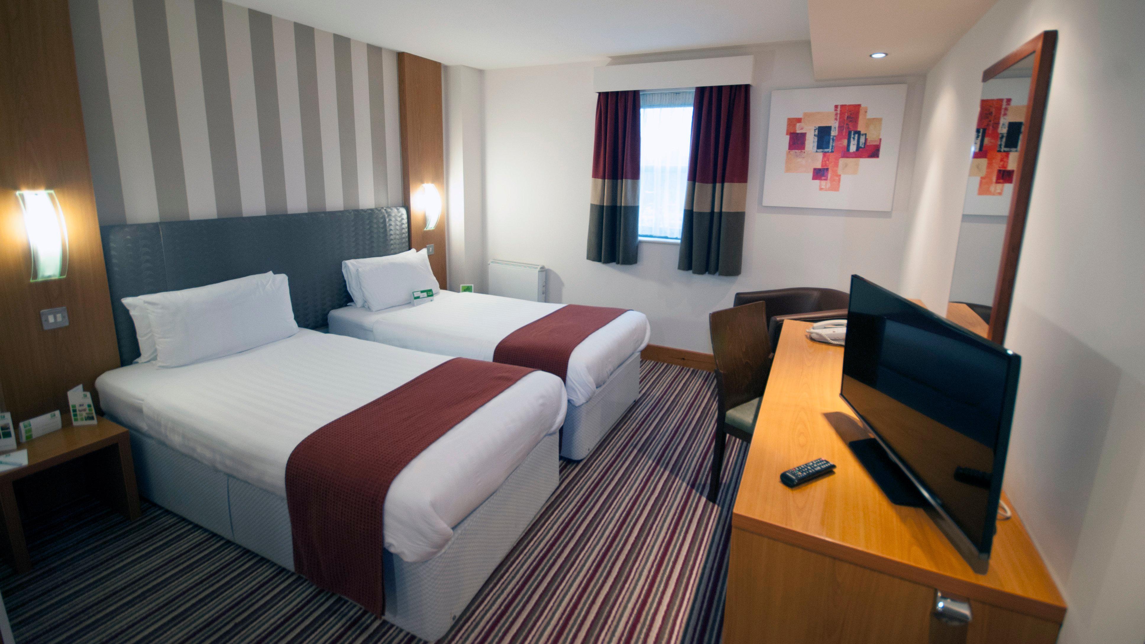 Holiday Inn Manchester - Central Park, An Ihg Hotel Εξωτερικό φωτογραφία