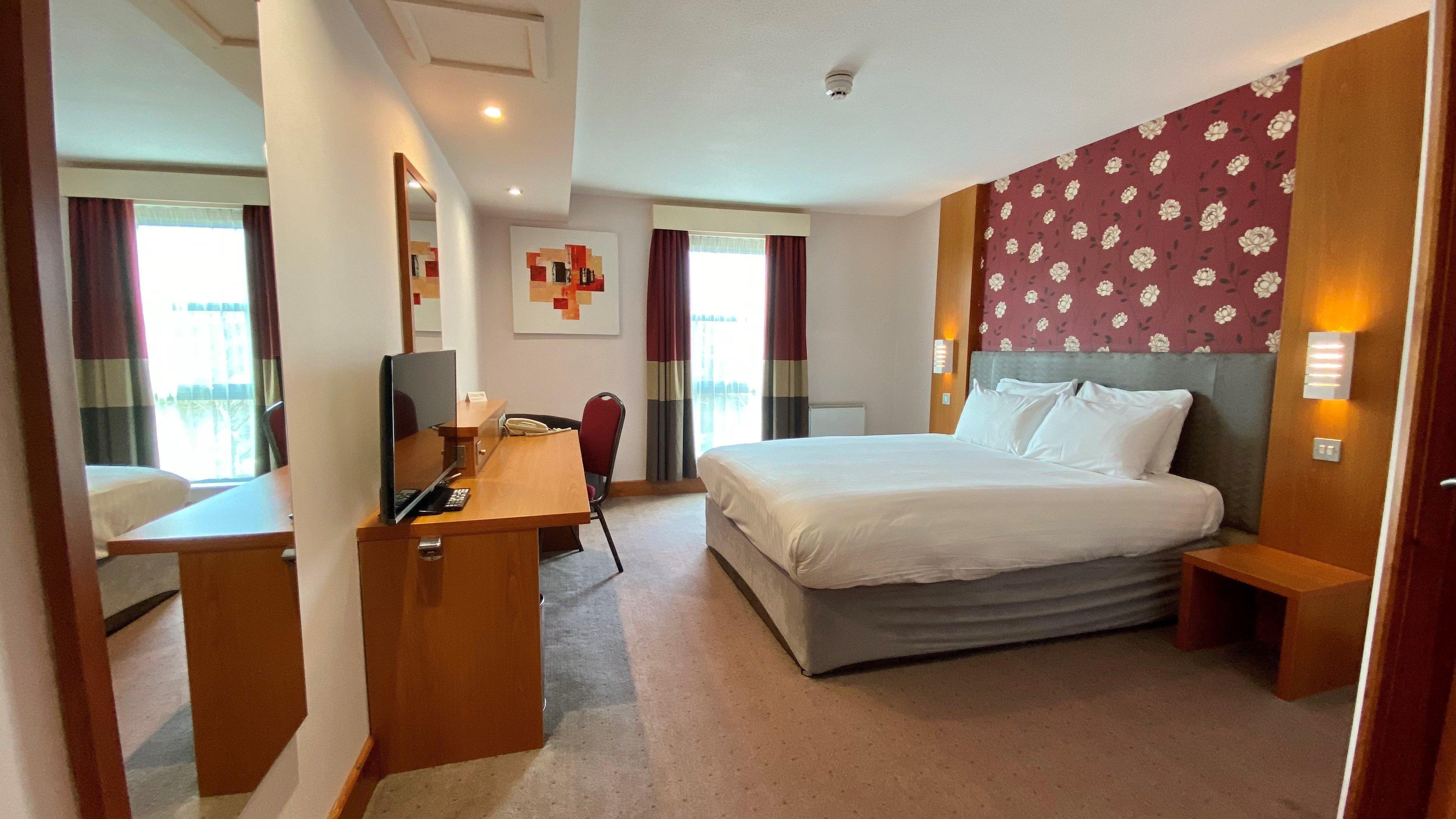 Holiday Inn Manchester - Central Park, An Ihg Hotel Εξωτερικό φωτογραφία