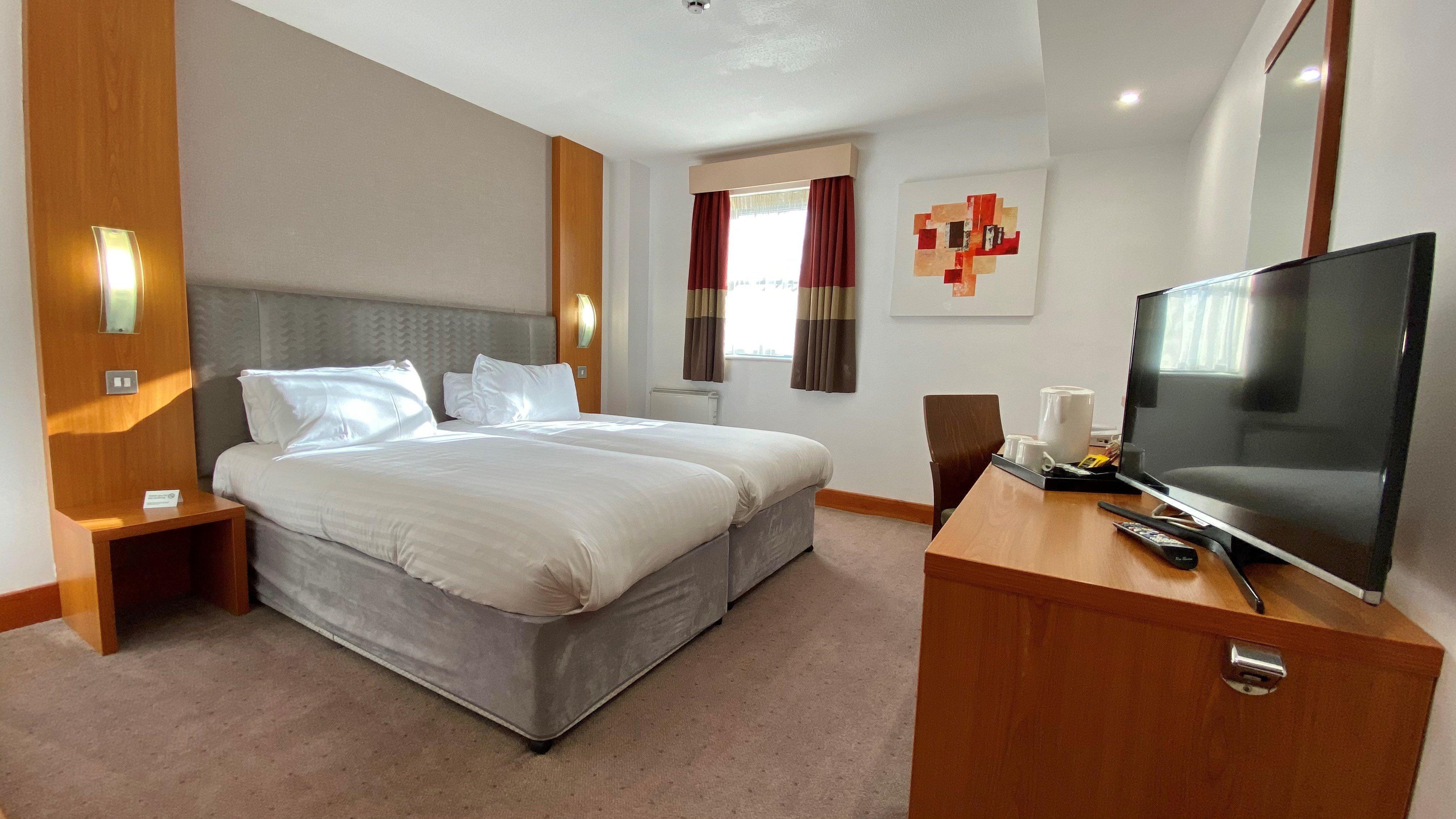Holiday Inn Manchester - Central Park, An Ihg Hotel Εξωτερικό φωτογραφία