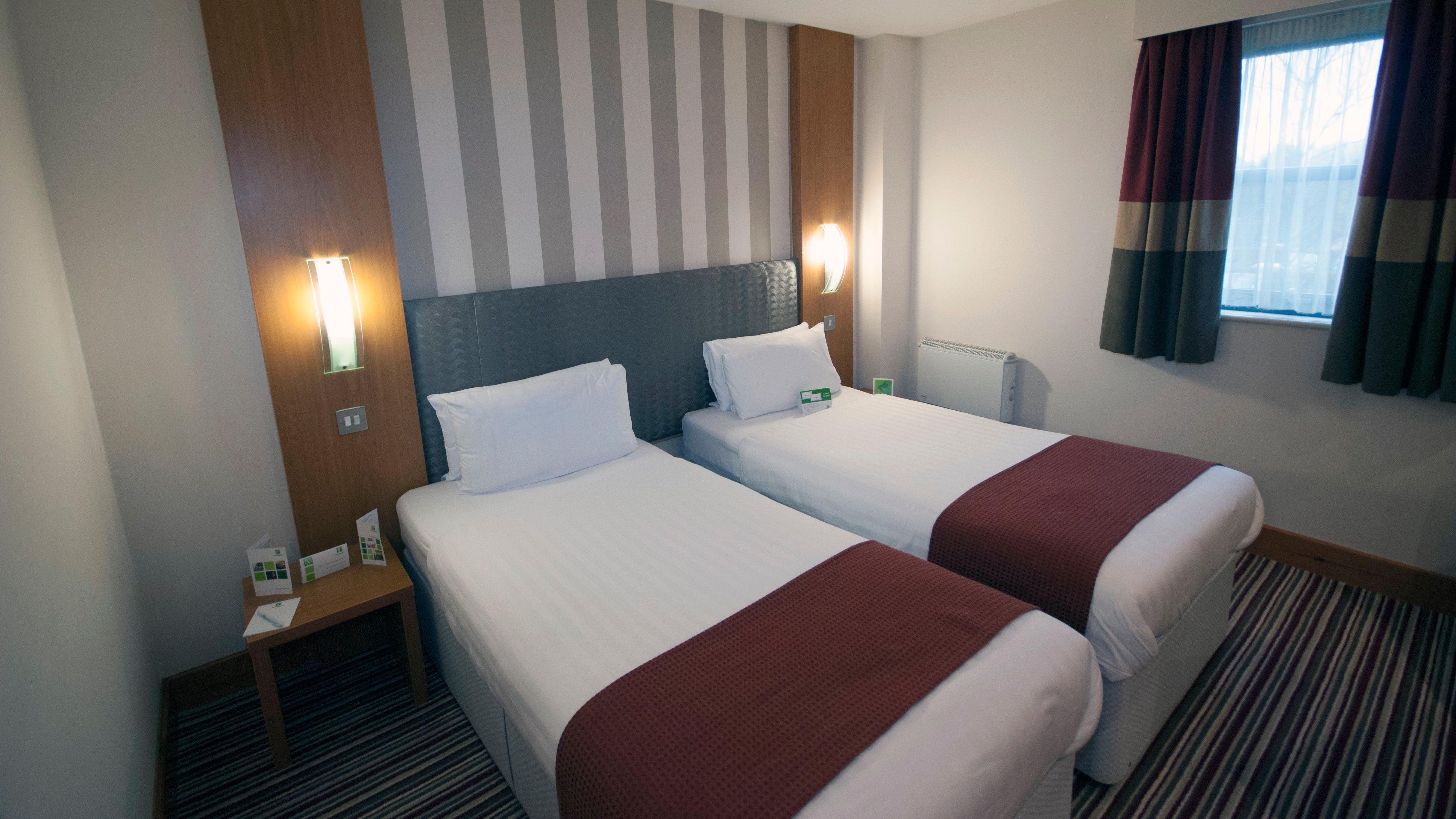 Holiday Inn Manchester - Central Park, An Ihg Hotel Εξωτερικό φωτογραφία