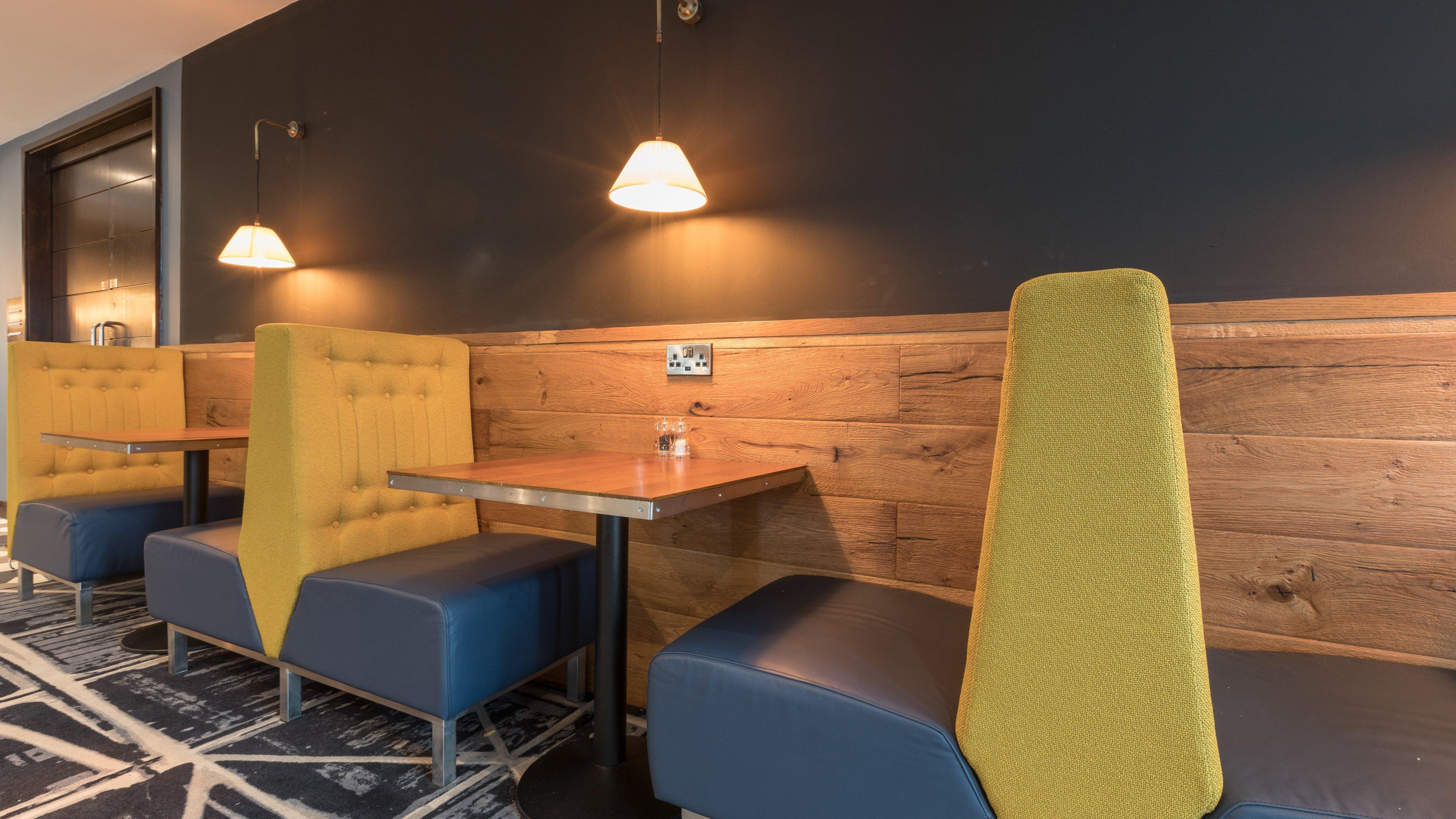 Holiday Inn Manchester - Central Park, An Ihg Hotel Εξωτερικό φωτογραφία