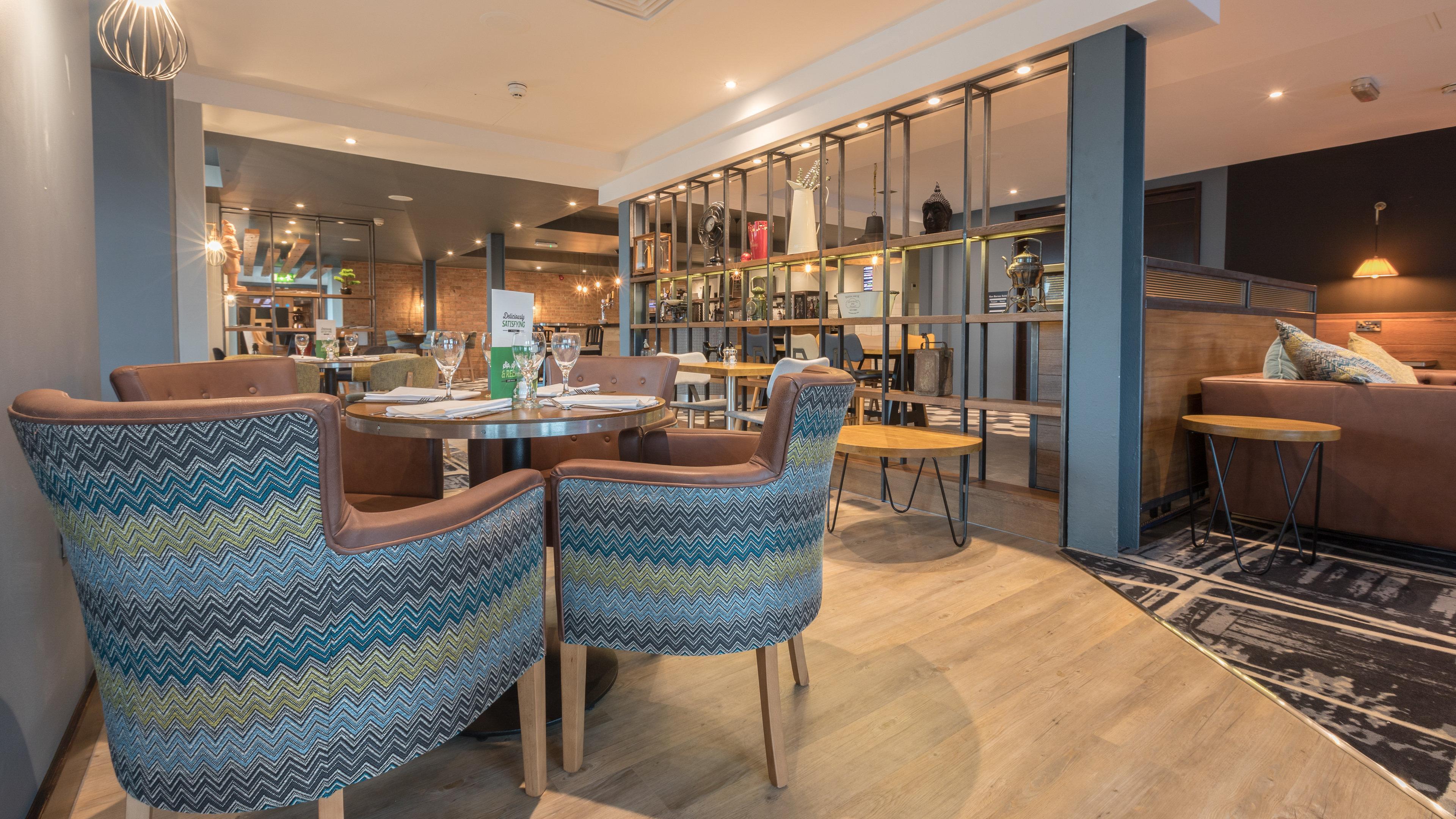 Holiday Inn Manchester - Central Park, An Ihg Hotel Εξωτερικό φωτογραφία