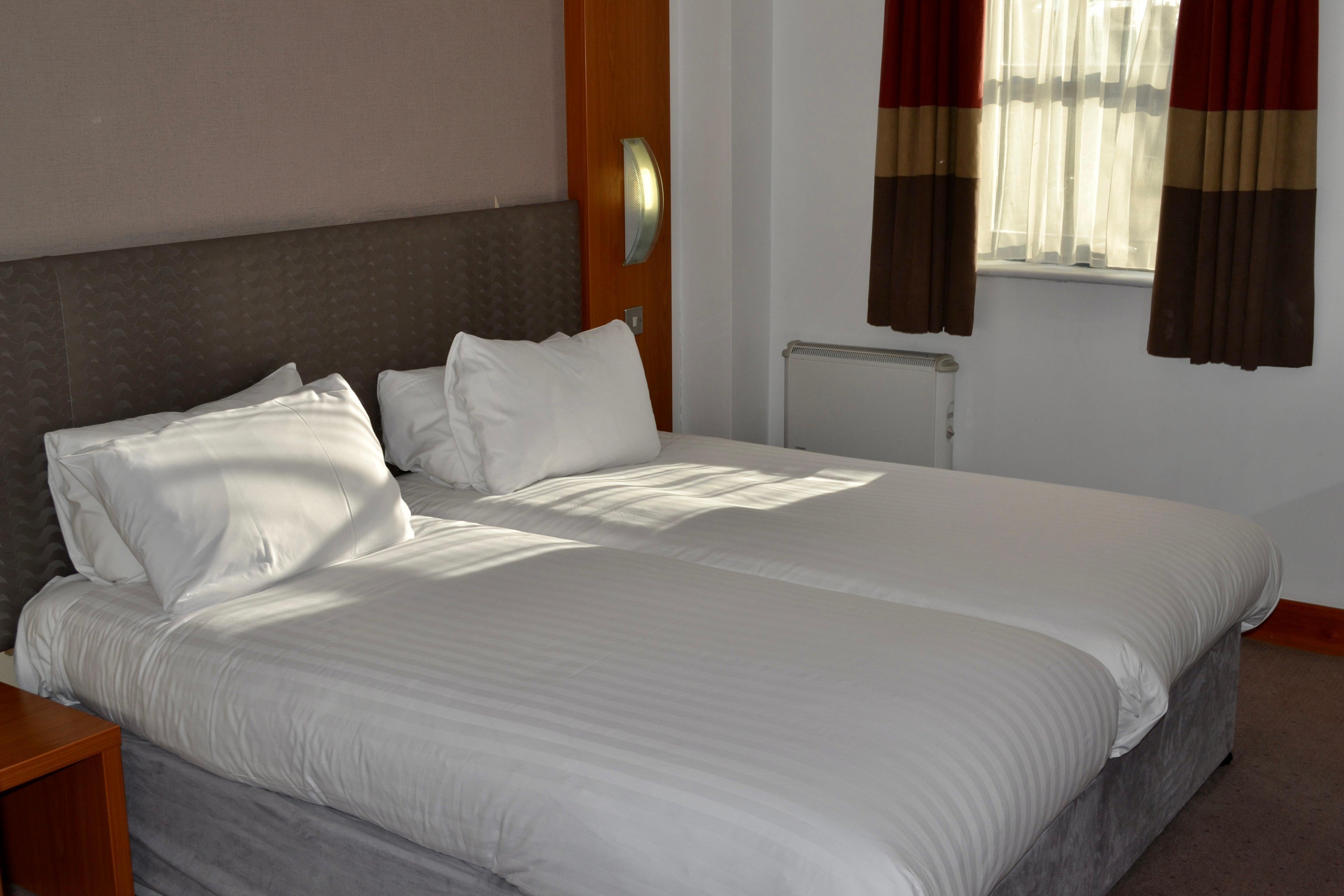 Holiday Inn Manchester - Central Park, An Ihg Hotel Εξωτερικό φωτογραφία