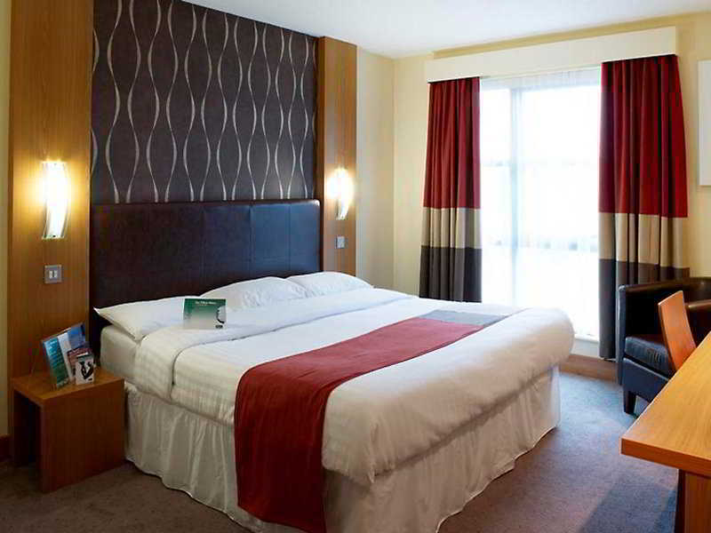 Holiday Inn Manchester - Central Park, An Ihg Hotel Εξωτερικό φωτογραφία