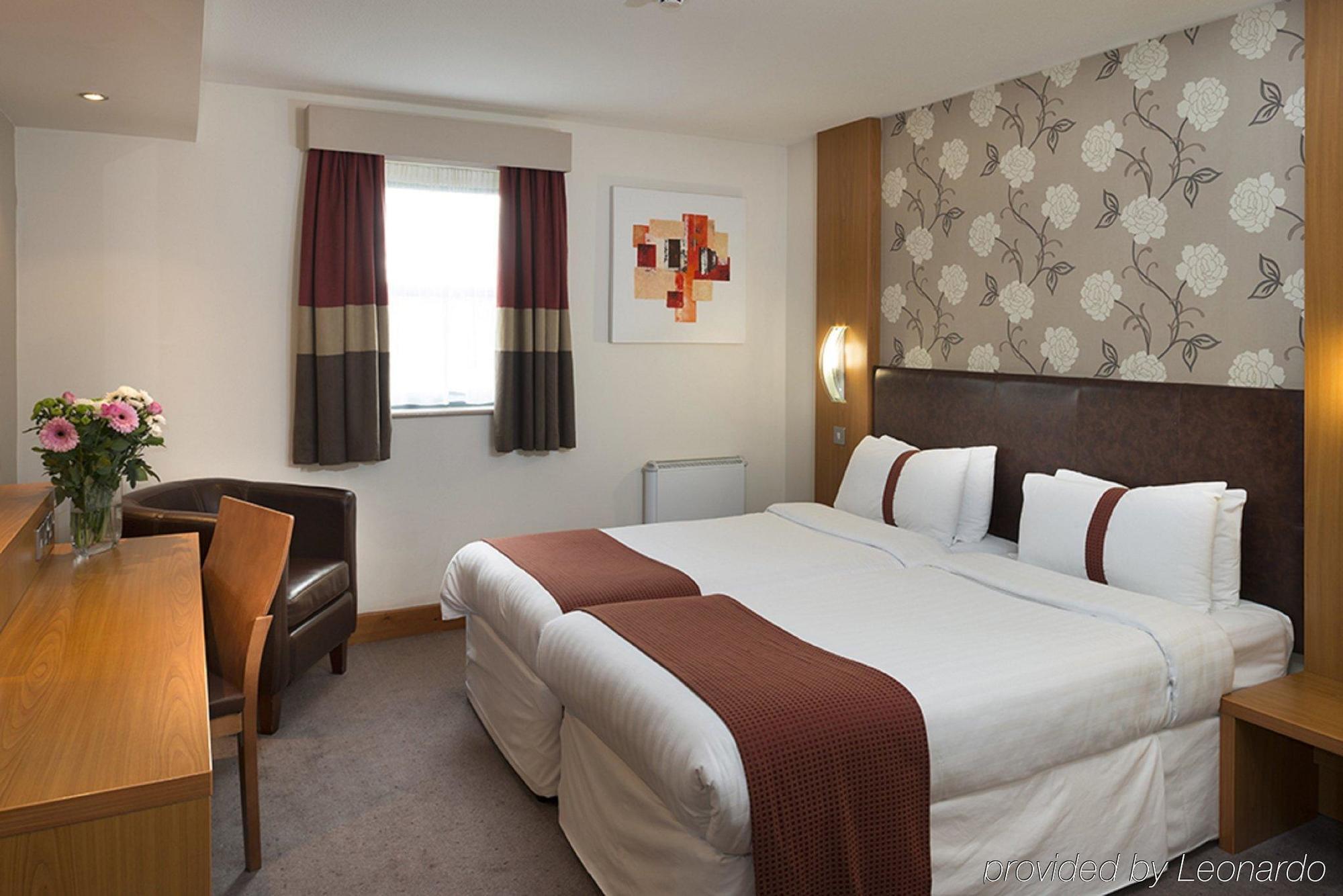Holiday Inn Manchester - Central Park, An Ihg Hotel Εξωτερικό φωτογραφία