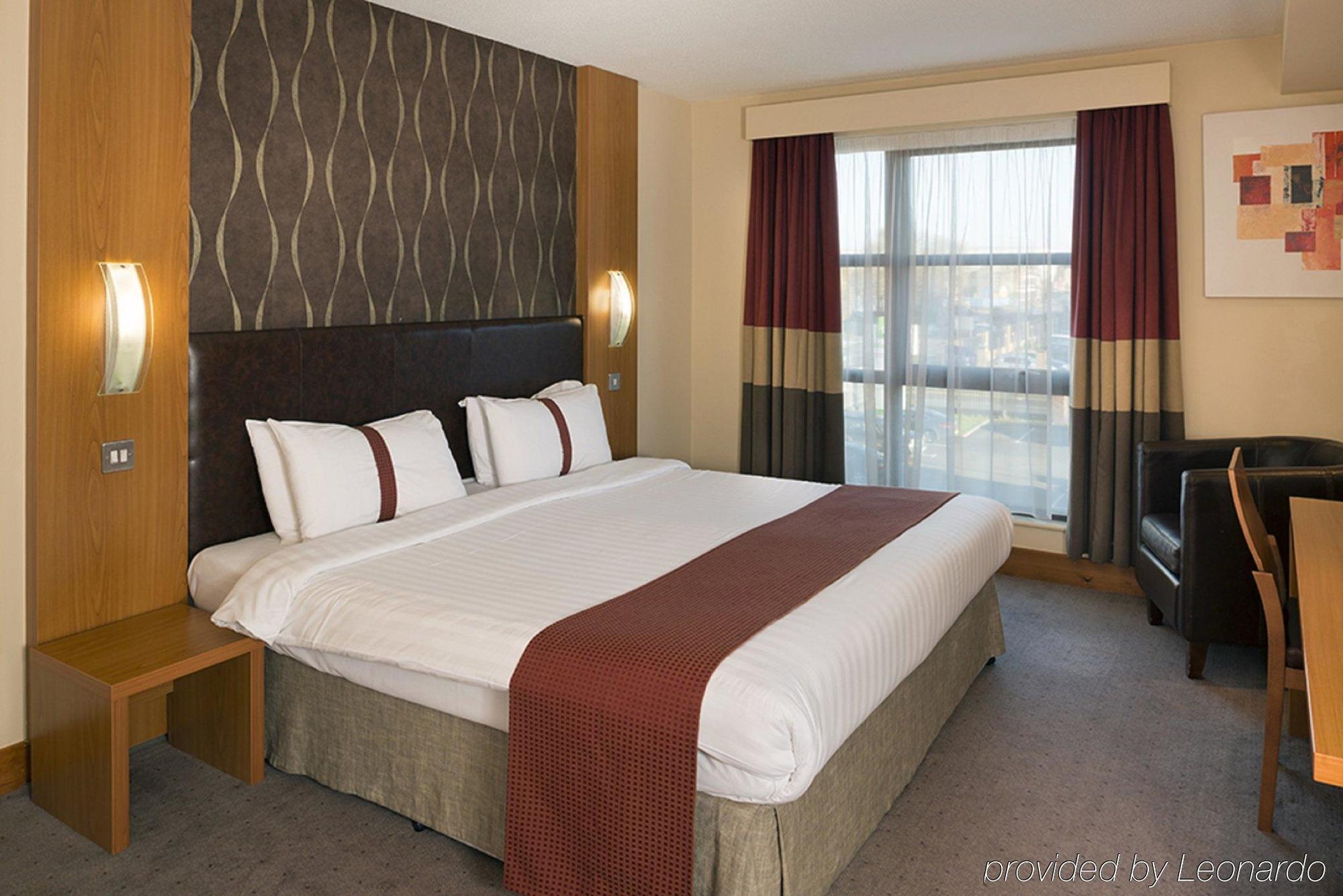 Holiday Inn Manchester - Central Park, An Ihg Hotel Εξωτερικό φωτογραφία