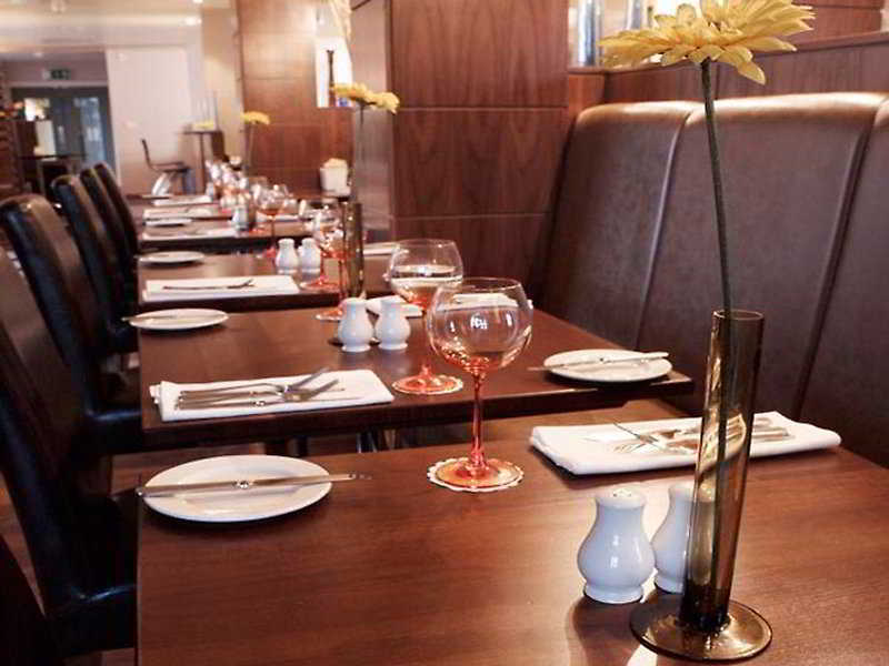 Holiday Inn Manchester - Central Park, An Ihg Hotel Εξωτερικό φωτογραφία