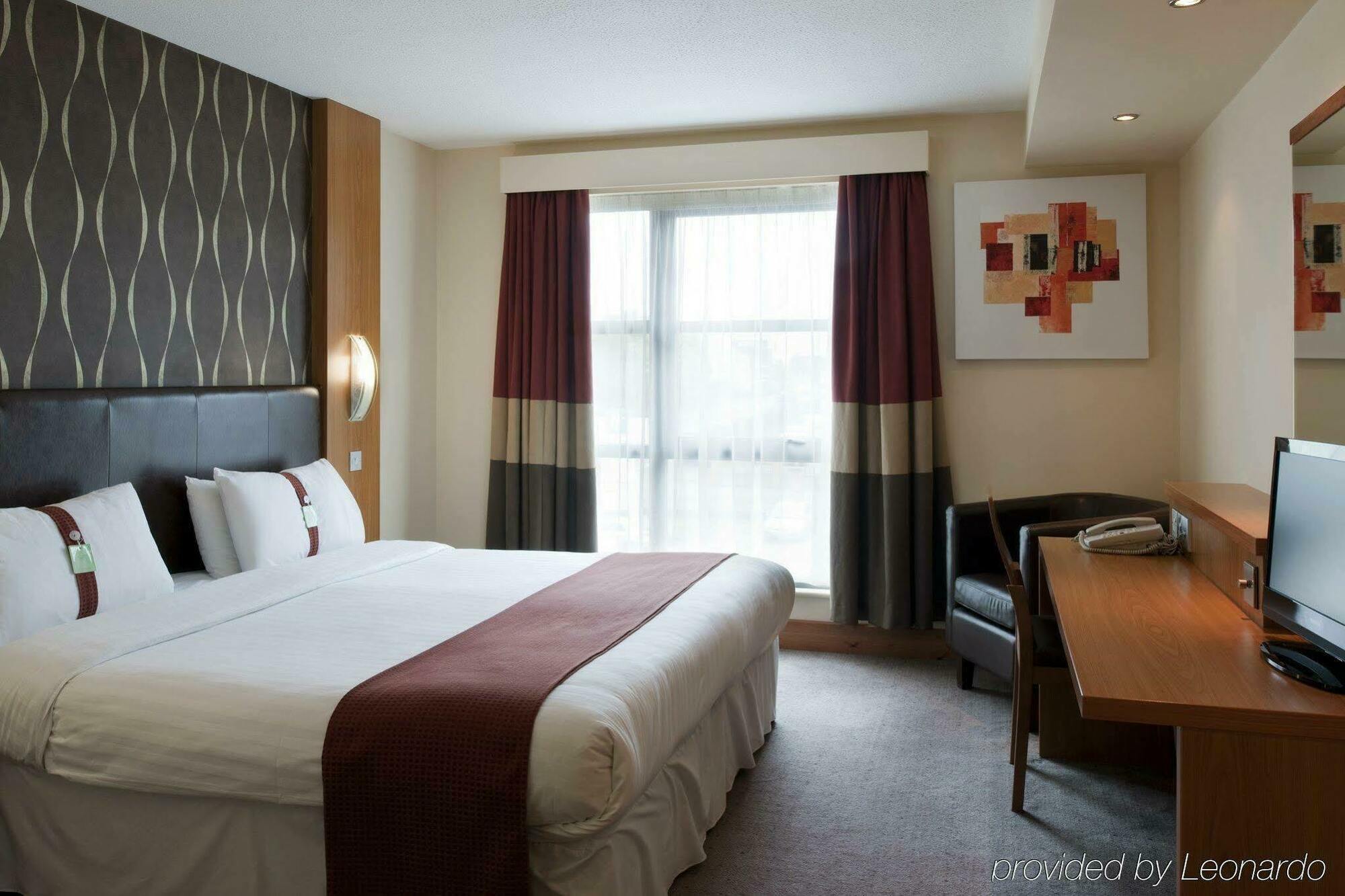 Holiday Inn Manchester - Central Park, An Ihg Hotel Εξωτερικό φωτογραφία