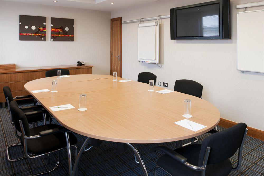 Holiday Inn Manchester - Central Park, An Ihg Hotel Ανέσεις φωτογραφία